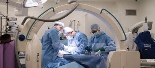 W Lublinie wykonano wielopoziomową endoskopową stabilizację kręgosłupa u 82-letniej pacjentki
